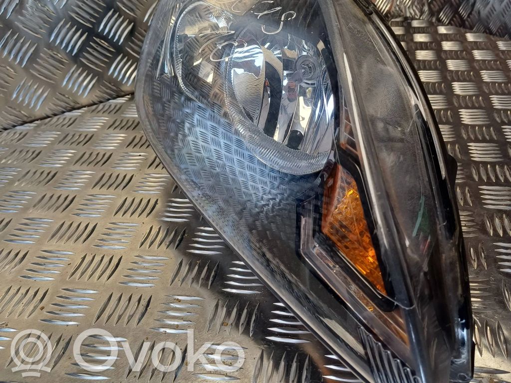 Ford Focus Priekšējais lukturis 