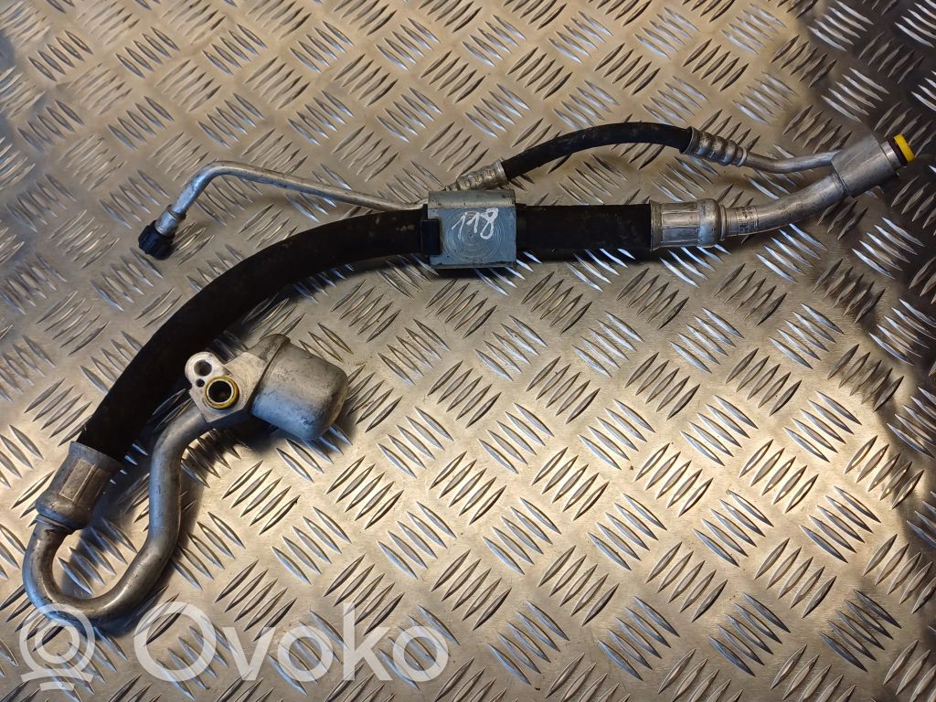 BMW 1 E81 E87 Air conditioning (A/C) pipe/hose 