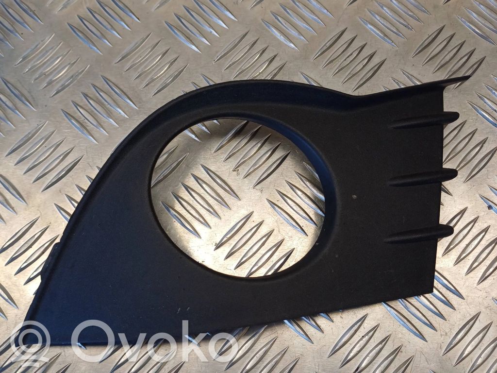 Renault Clio III Moldura/rejilla de la luz antiniebla delantera 
