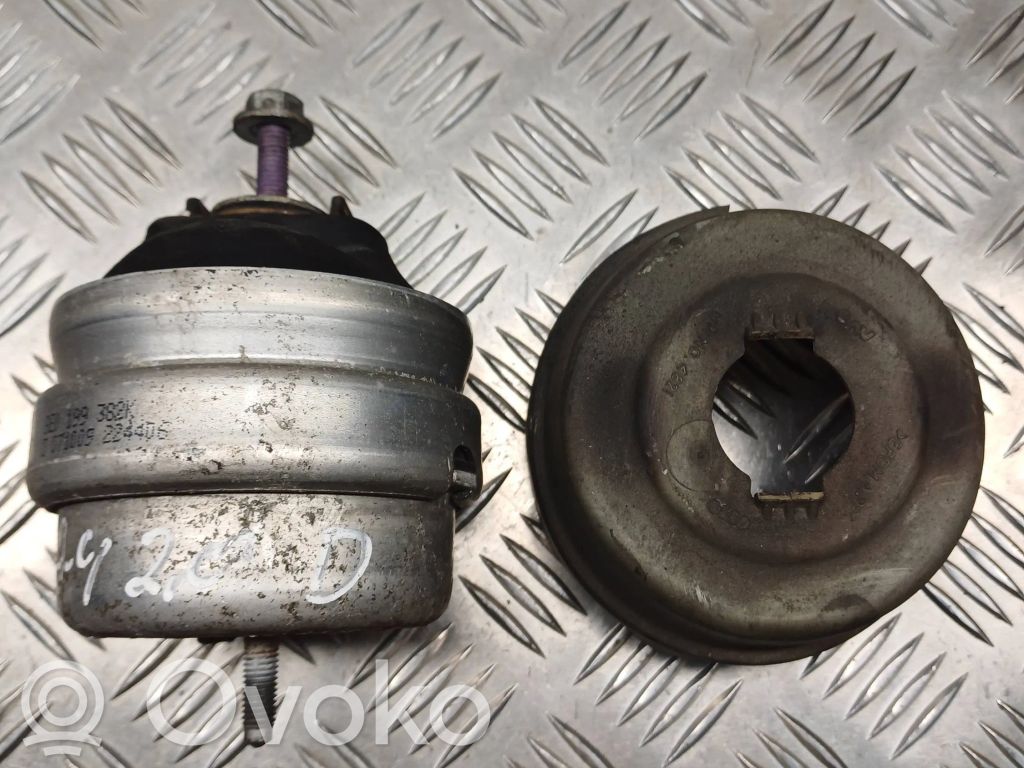 Audi A4 S4 B7 8E 8H Engine mount bracket 
