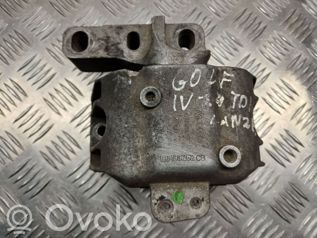 Volkswagen Golf IV Engine mount bracket 