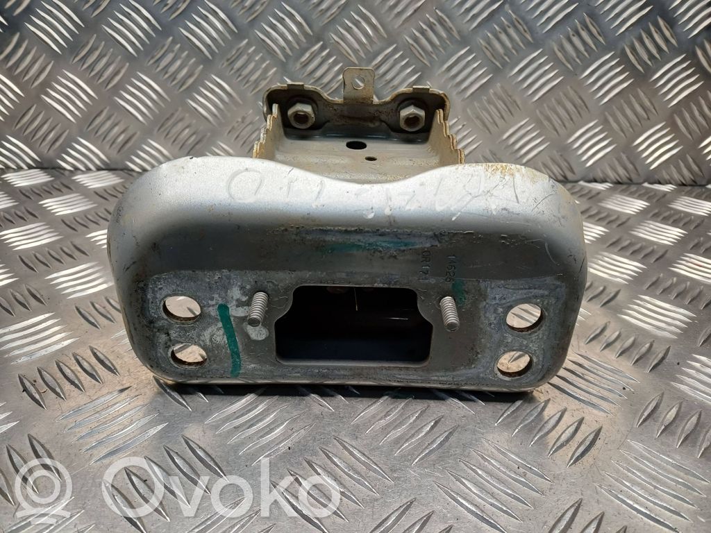 Toyota Yaris Odbój / Amortyzator zderzaka przedniego 