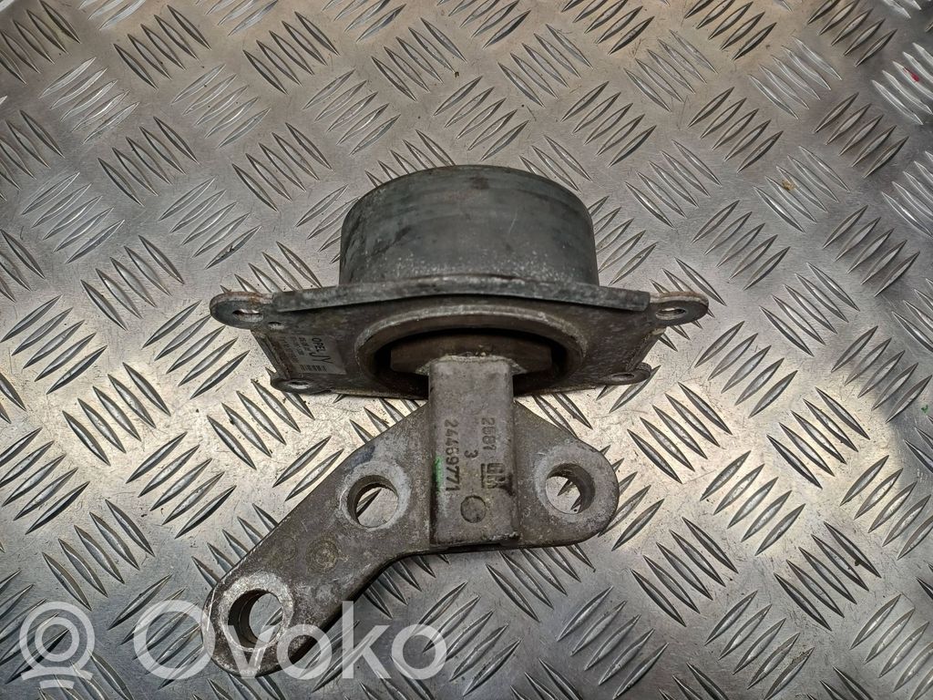 Opel Astra H Engine mount bracket 