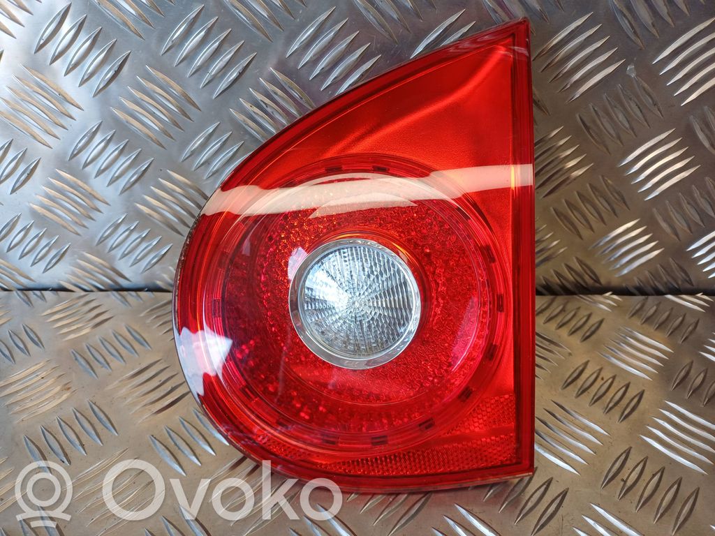 Volkswagen Golf V Lampă spate în capacul portbagajului 