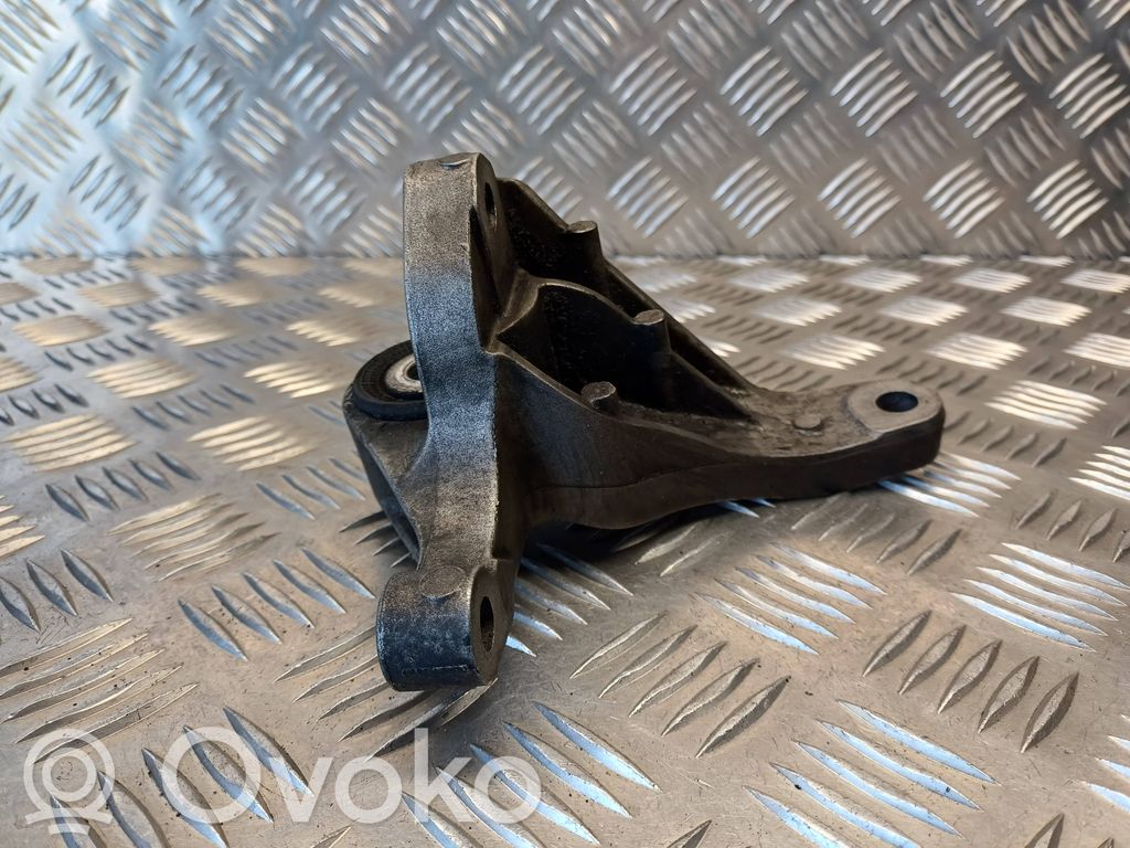 Ford C-MAX I Gearbox mounting bracket 
