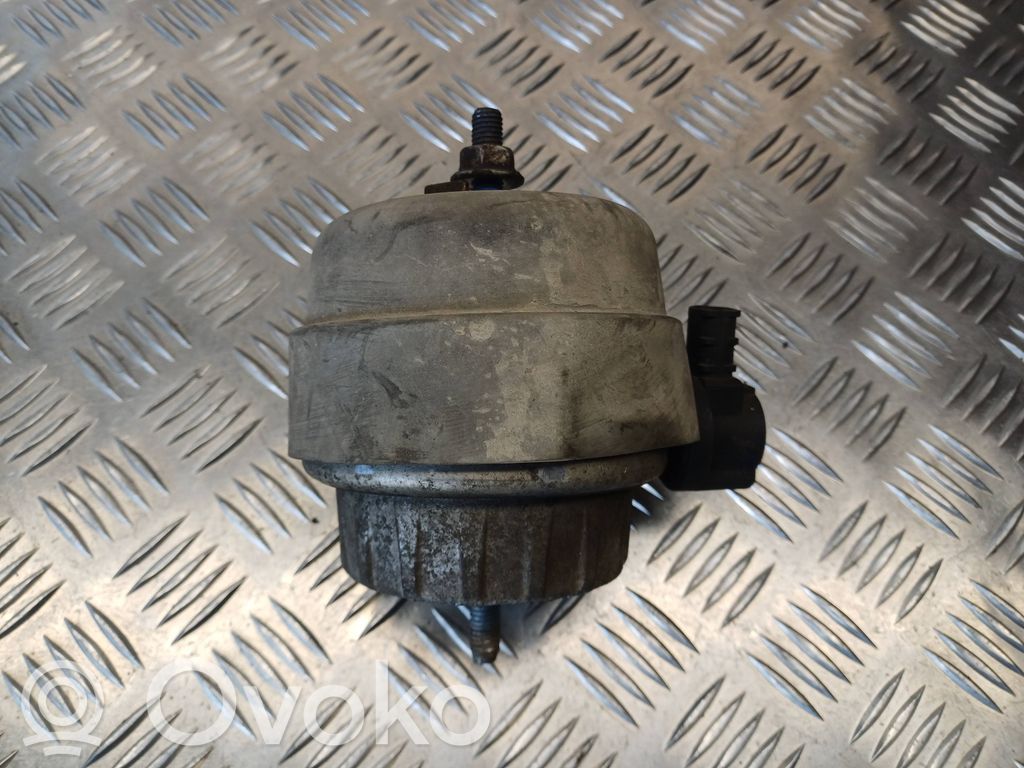 Engine mount bracket   4F0199382H