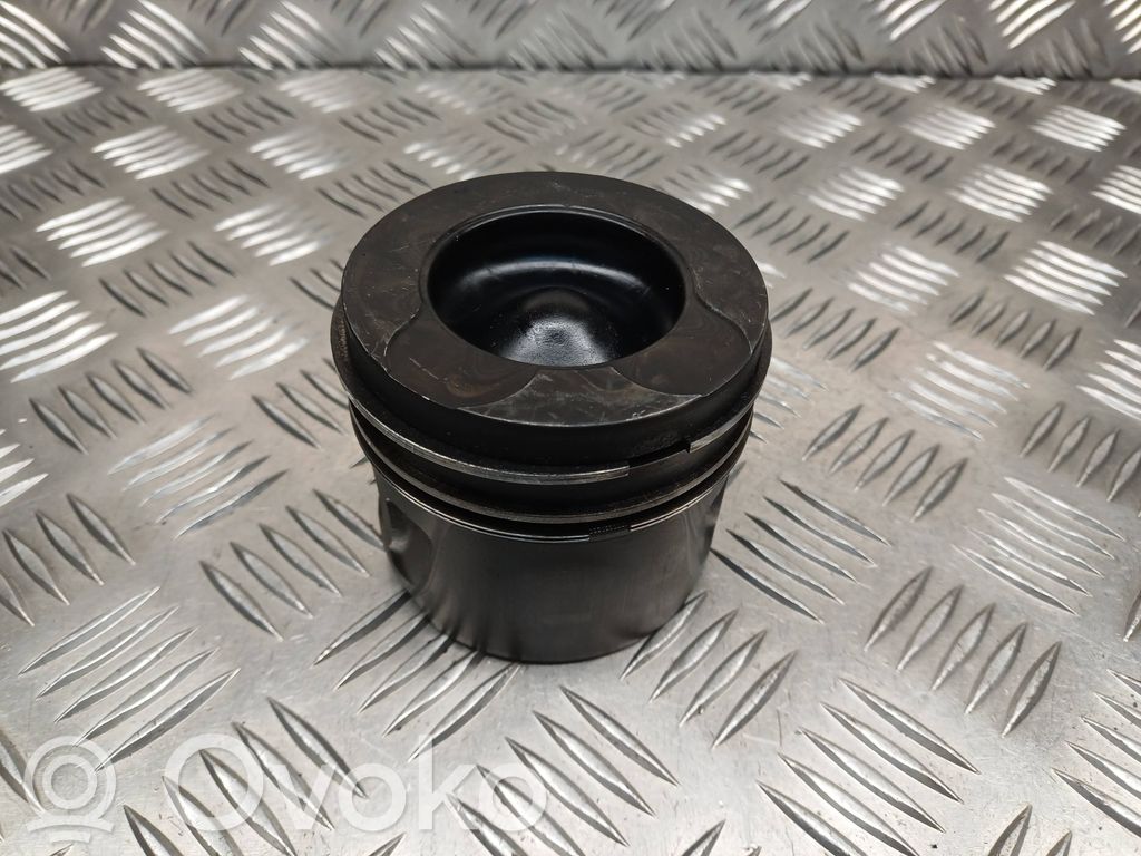 Land Rover Evoque I Piston 