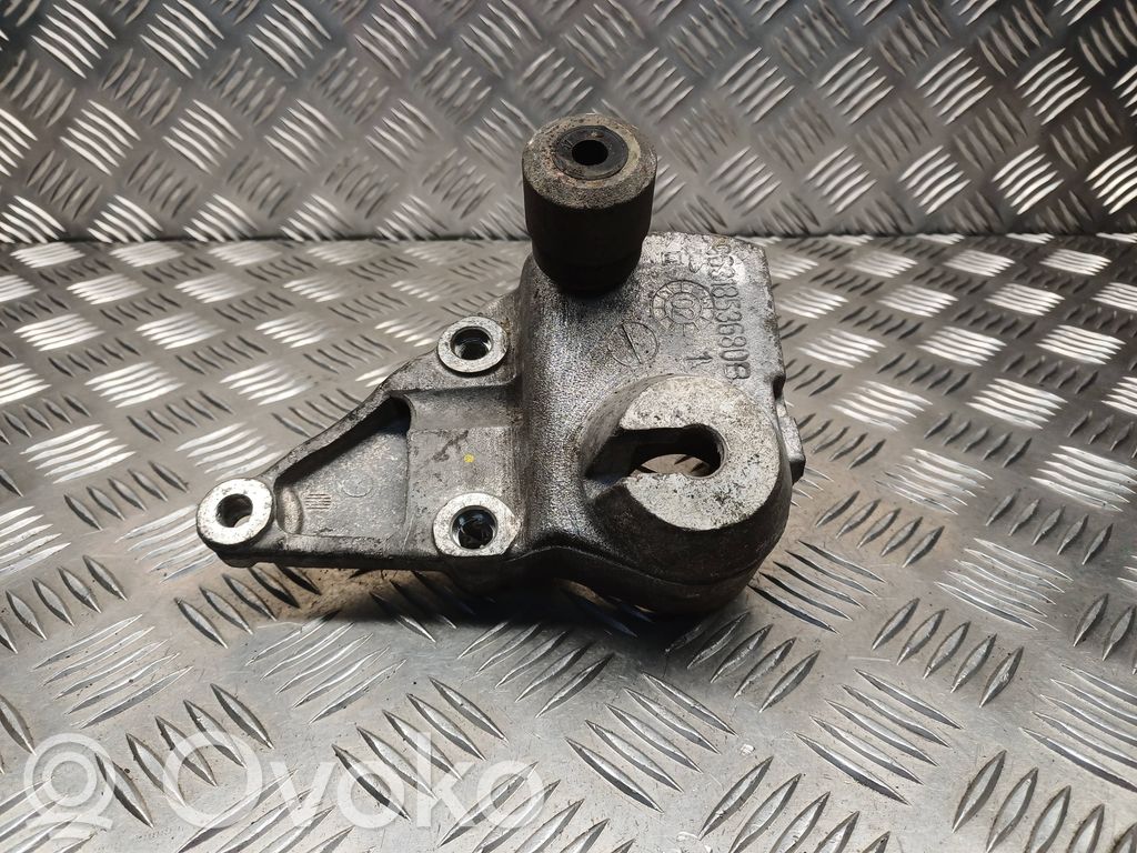Citroen C5 Engine mounting bracket 