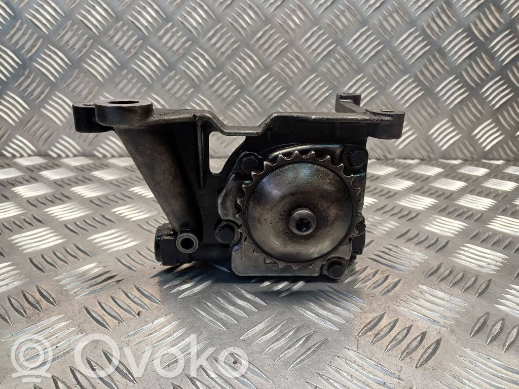 Audi A6 S6 C5 4B Oil pump 