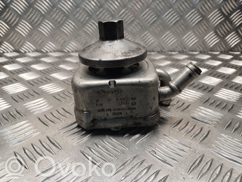 Audi A6 S6 C5 4B Halterung Ölfilter / Ölkühler 