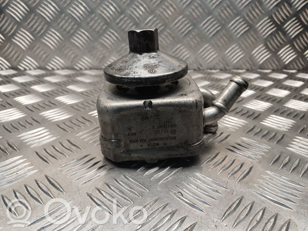 Volkswagen PASSAT B5.5 Halterung Ölfilter / Ölkühler 