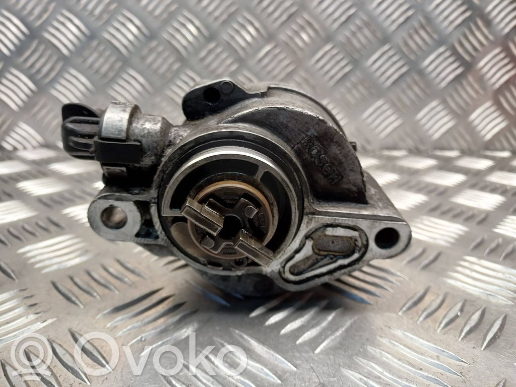 Mazda 3 I Vacuum pump 