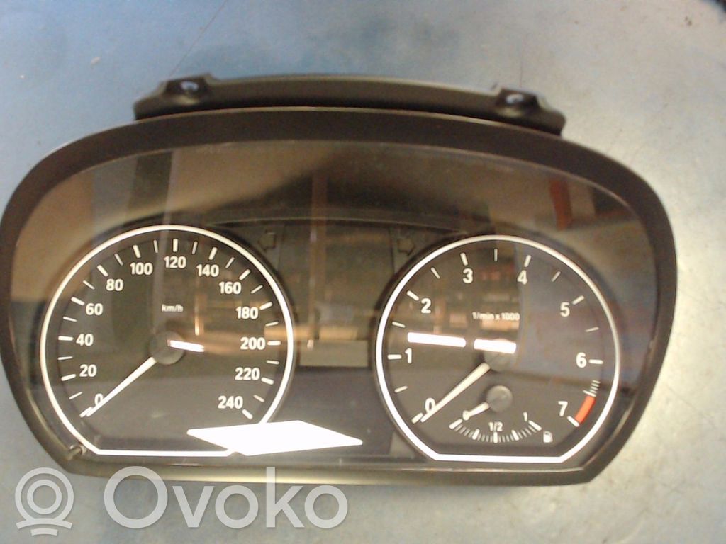 BMW 1 E81 E87 Kojelaudan kehys 