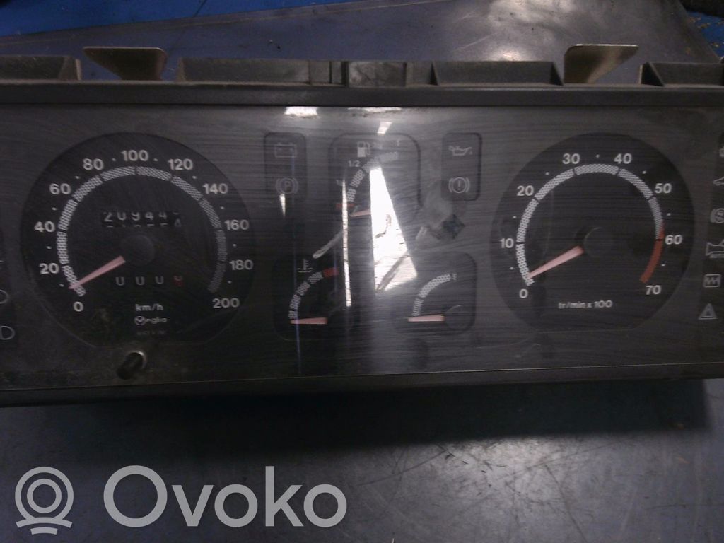 Renault Espace II Dashboard trim 