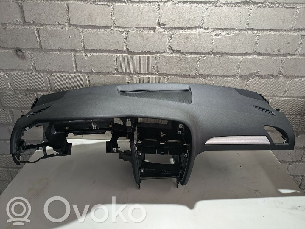 Audi A4 S4 B8 8K Deska rozdzielcza 