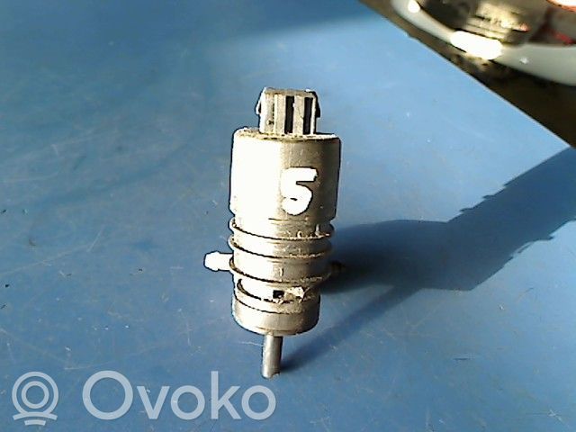 Opel Astra G Windscreen/windshield washer pump 