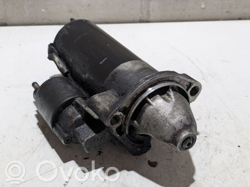 Volkswagen PASSAT B5.5 Rozrusznik 
