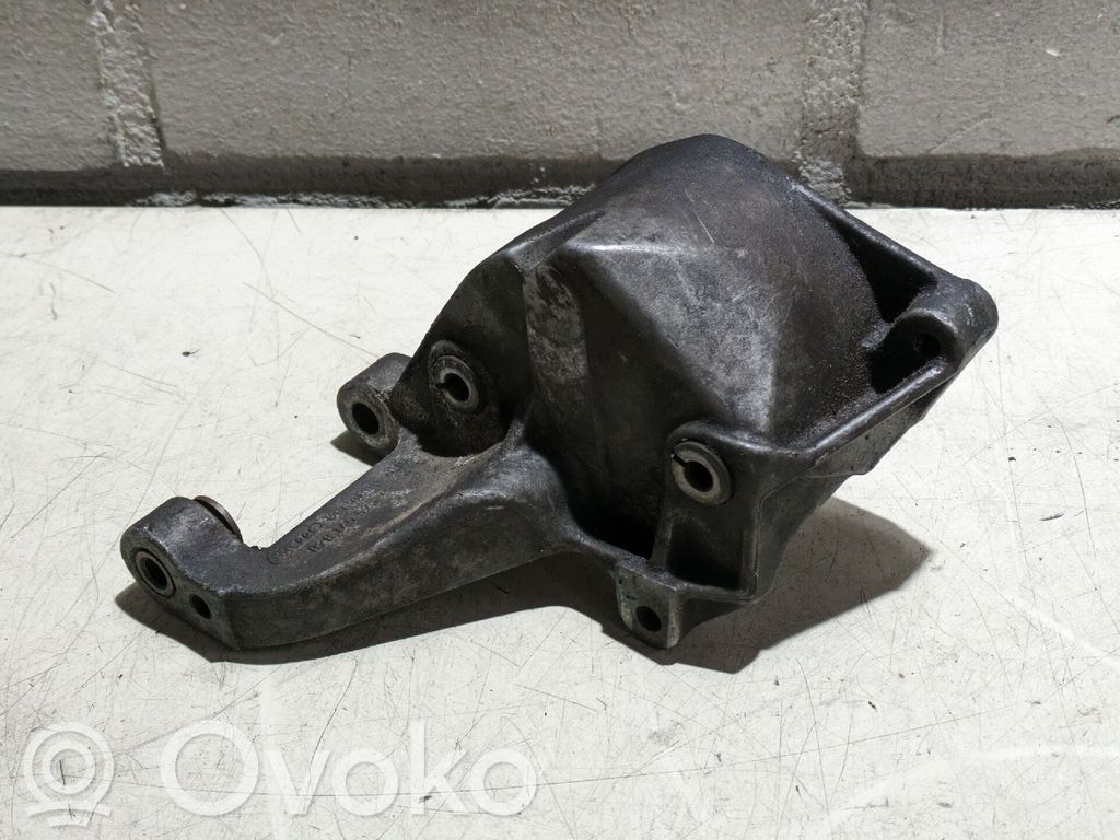 Audi A6 S6 C5 4B Engine mounting bracket 