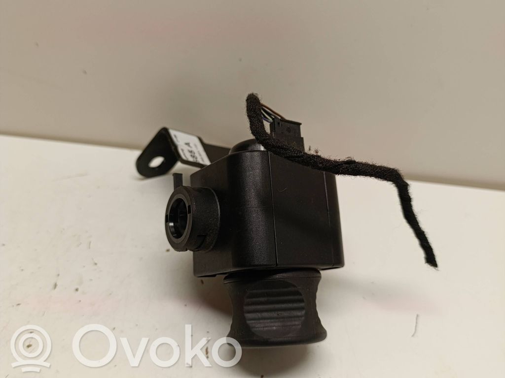 Audi A6 S6 C6 4F Przycisk chowanego haka holowniczego 