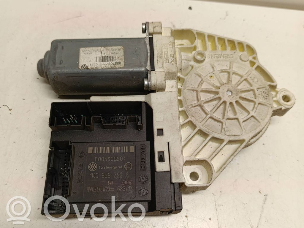 Silnik regulatora szyby drzwi przednich   1K0959792G,F005S00204,HW024WSW2