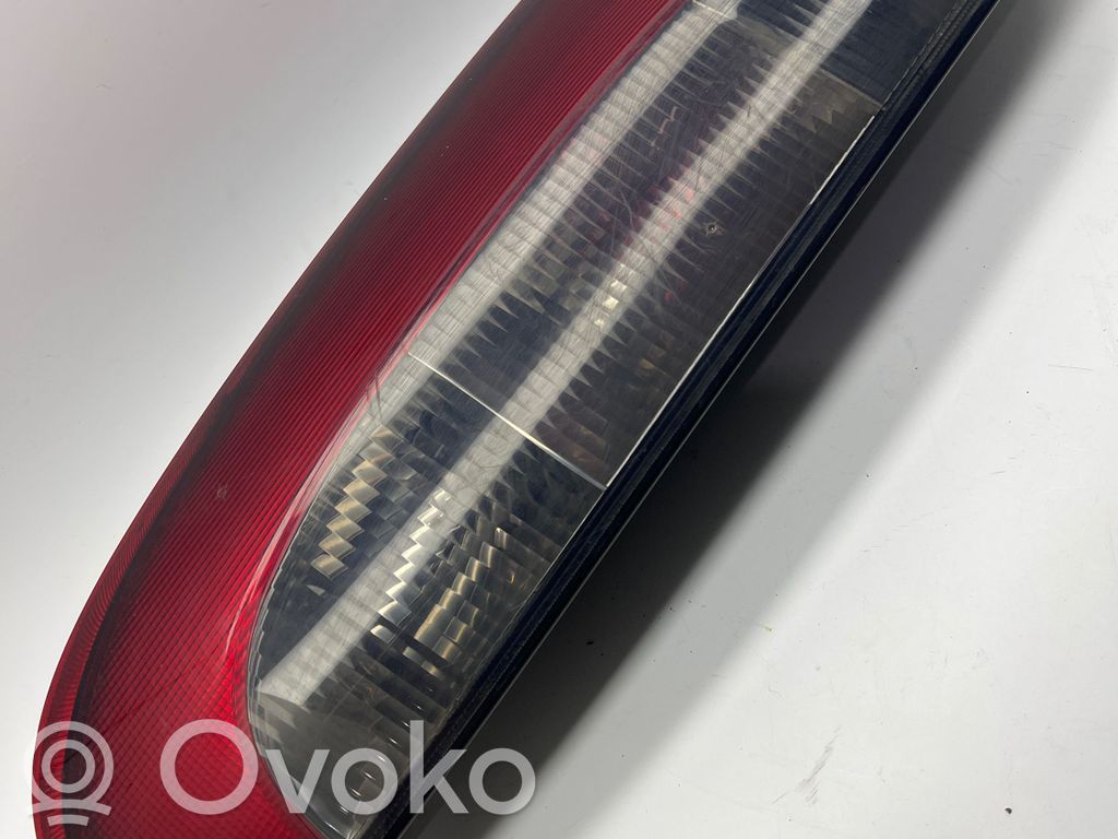 Opel Corsa C Aizmugurējais lukturis virsbūvē 