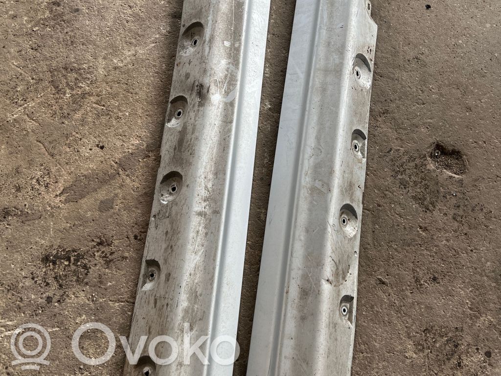 Slenkstis   8230157
