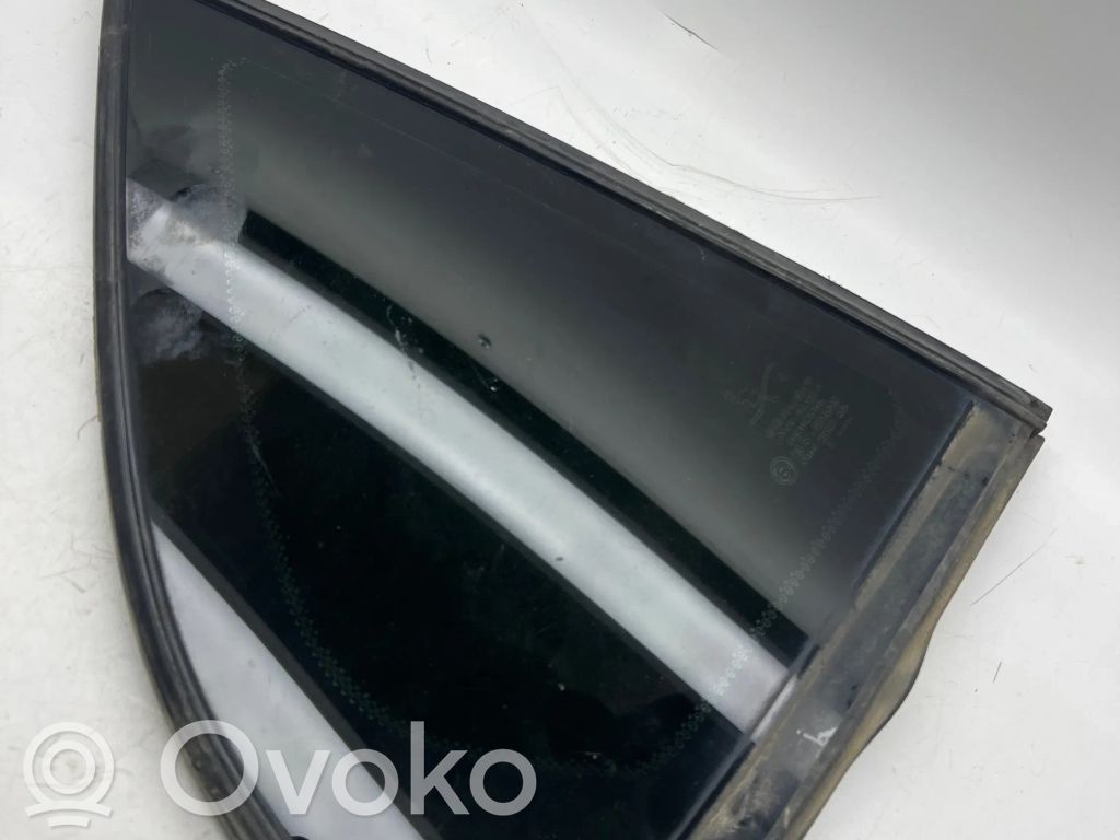 Saab 9-3 Ver2 Ventanilla de ventilación de la puerta trasera 