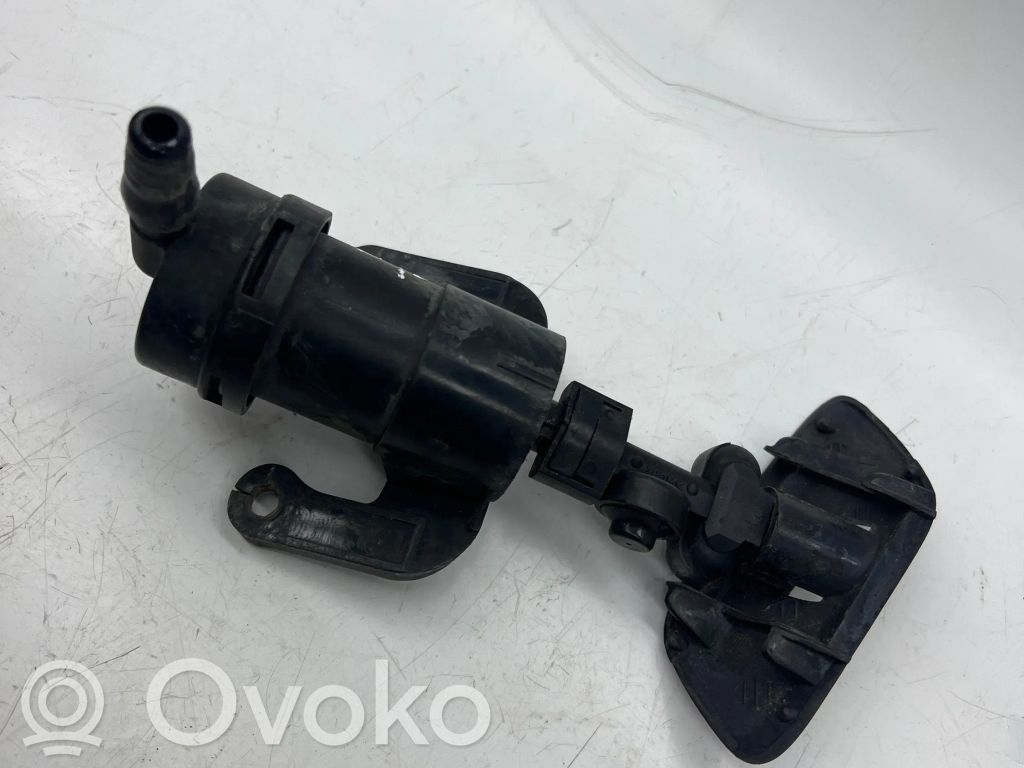 Headlight washer spray nozzle   E11015022