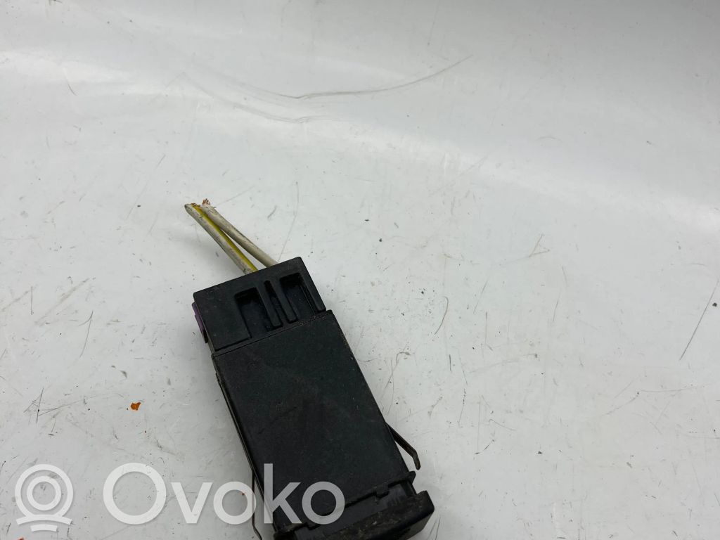 Windscreen/window heater switch   4D0941503B