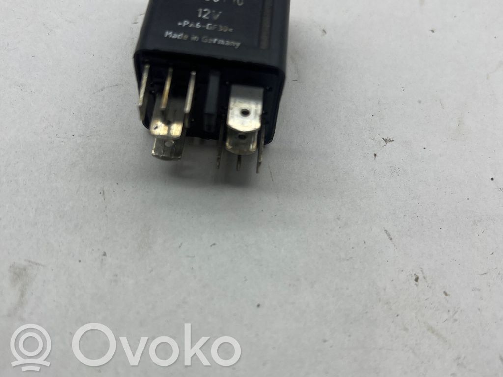 Audi A6 S6 C4 4A Muu rele 