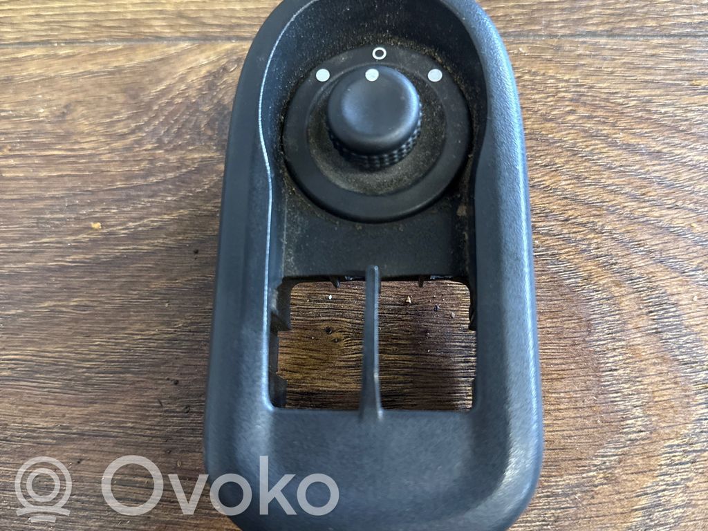 Renault Master III Electric window control switch 