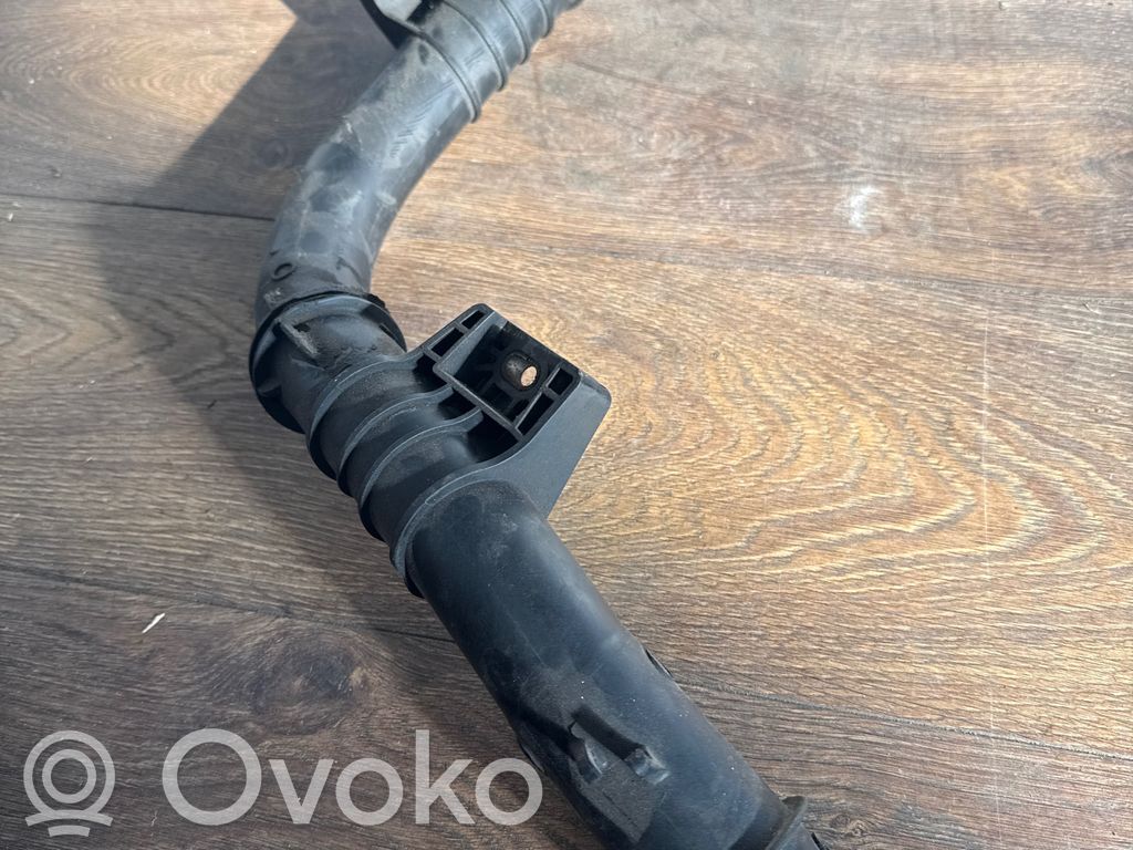 Renault Master III Välijäähdyttimen letku 