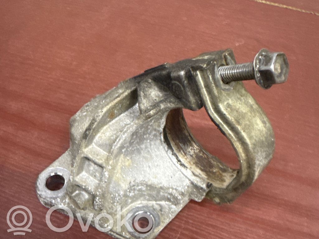 Renault Master III Halterung Lagerbock Lagergehäuse Antriebswelle 