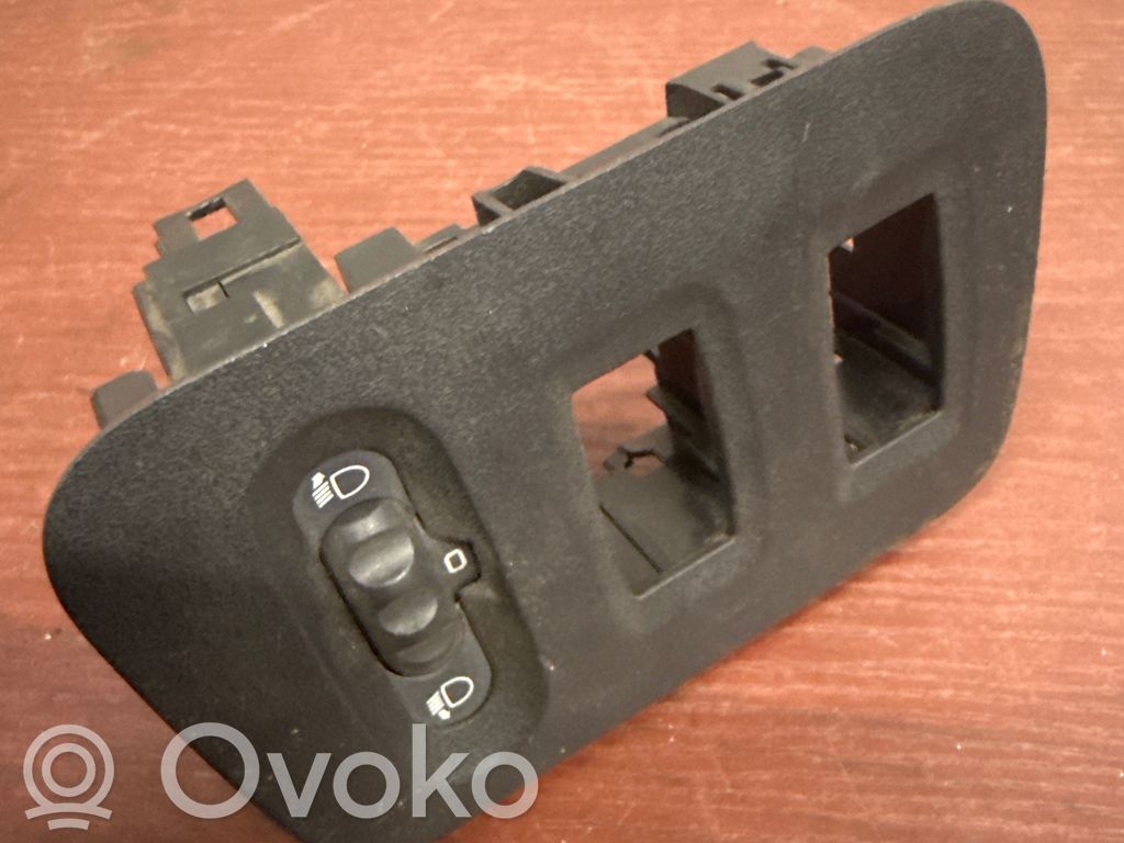 Headlight level height control switch   684950001R