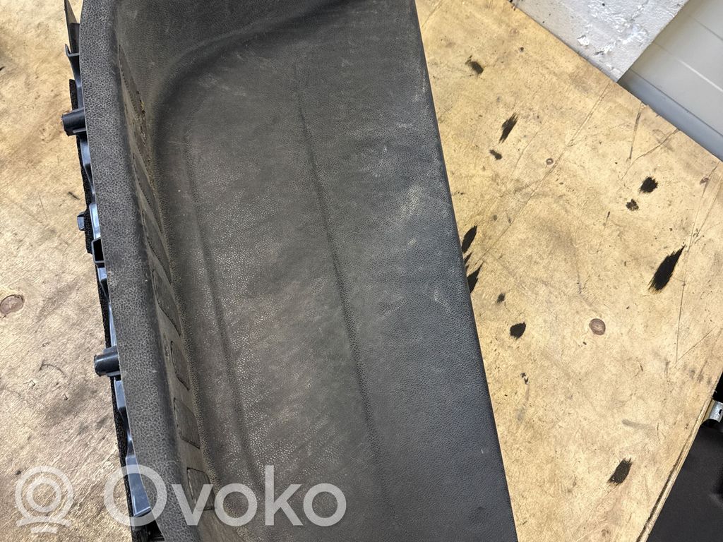 Nissan NV400 Listwa progowa przednia 