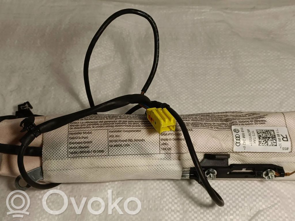 Etumatkustajan istuin   8K0880242F,002W155T,11090837