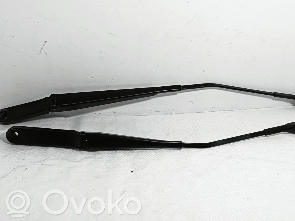 Wischerarm vorne   8X1955407,8X1955408