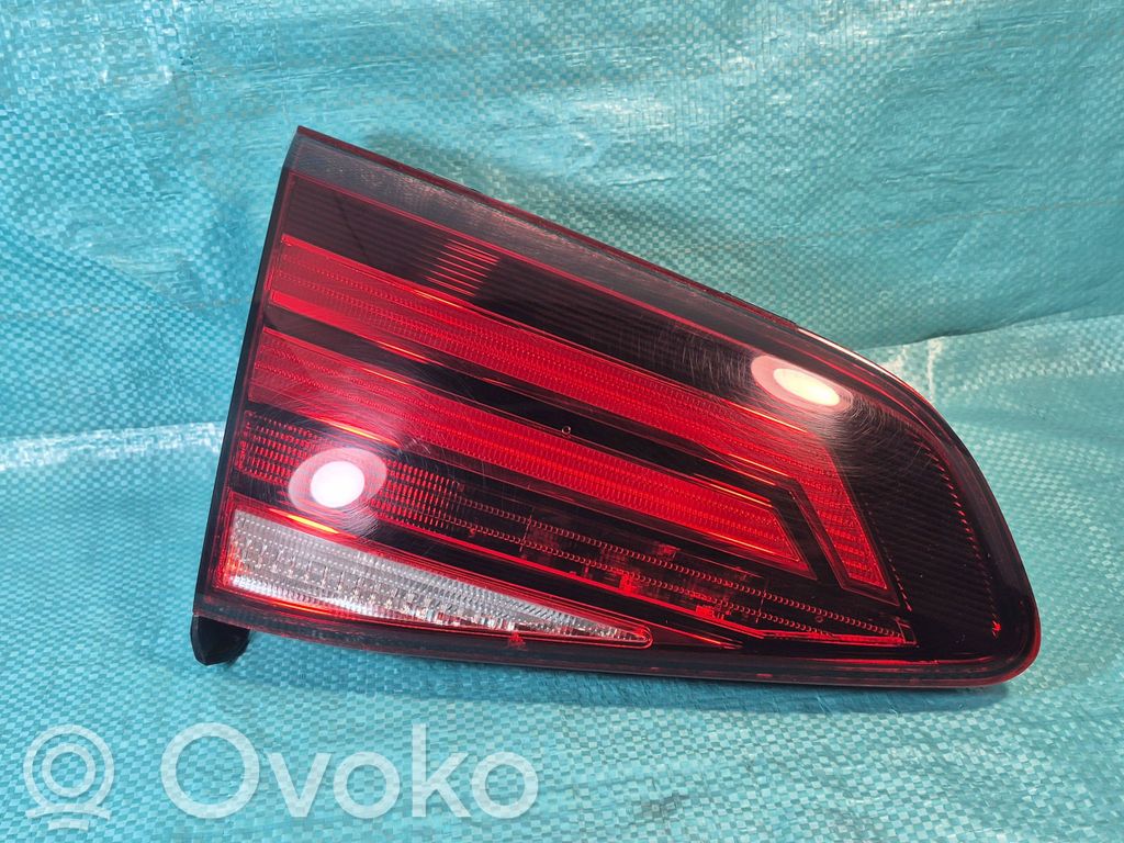 Volkswagen Golf VII Lampy tylnej klapy bagażnika 