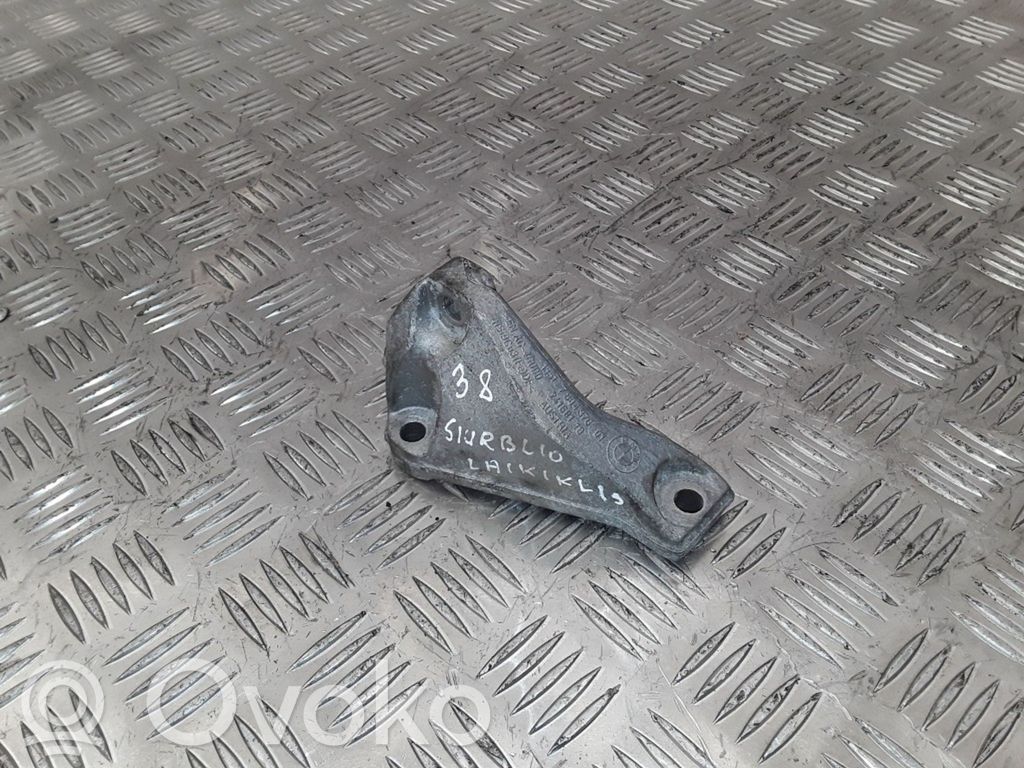 BMW 1 E81 E87 Fuel pump bracket 