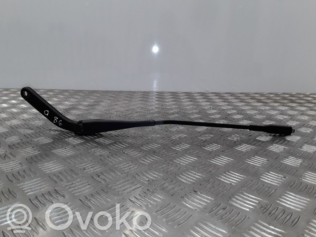 BMW 1 E81 E87 Front wiper blade arm 