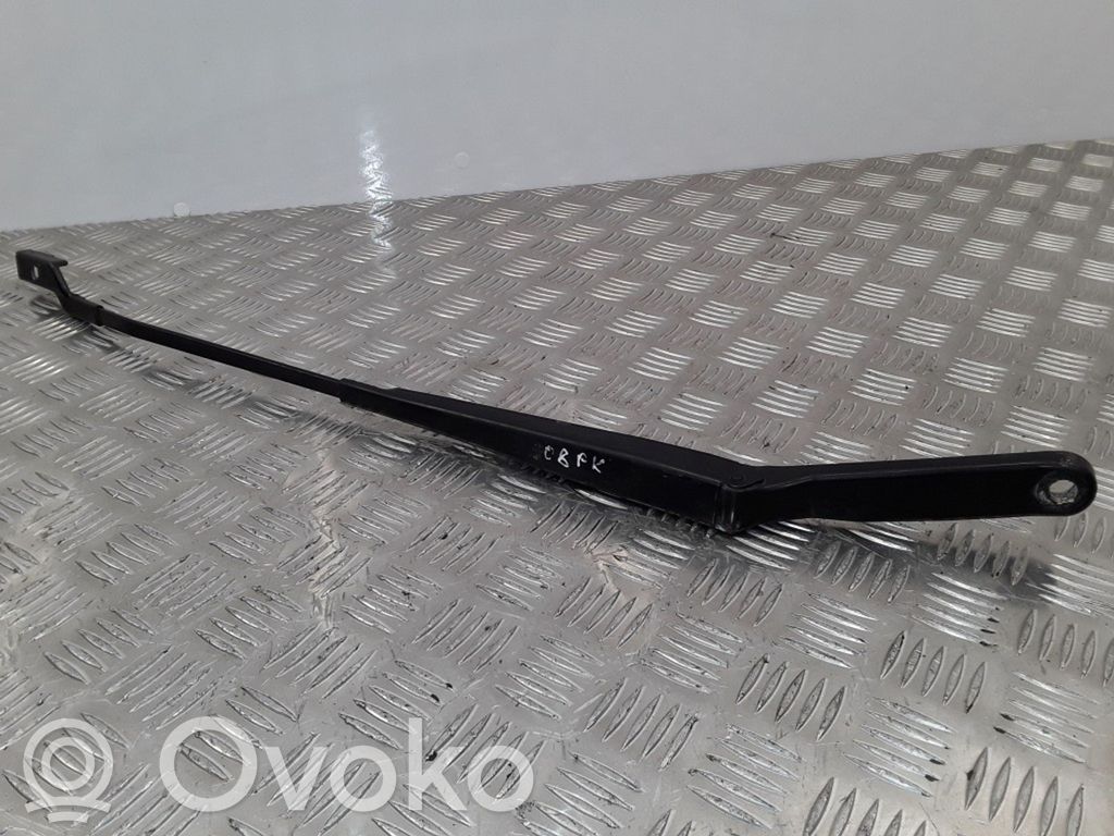 Peugeot 308 Priekinio stiklo valytuvų kojelė 