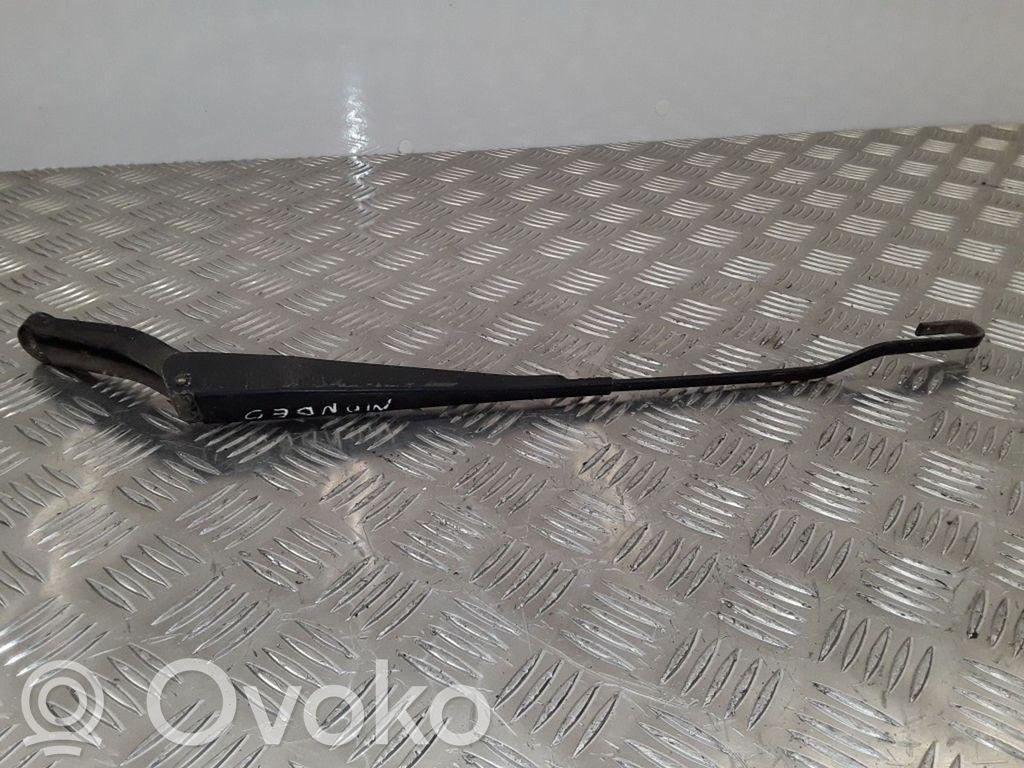 Ramię wycieraczki szyby przedniej / czołowej   1S7117526BB,4447