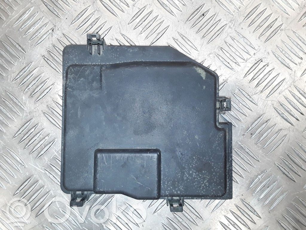 Honda Civic Tapa de caja de fusibles 