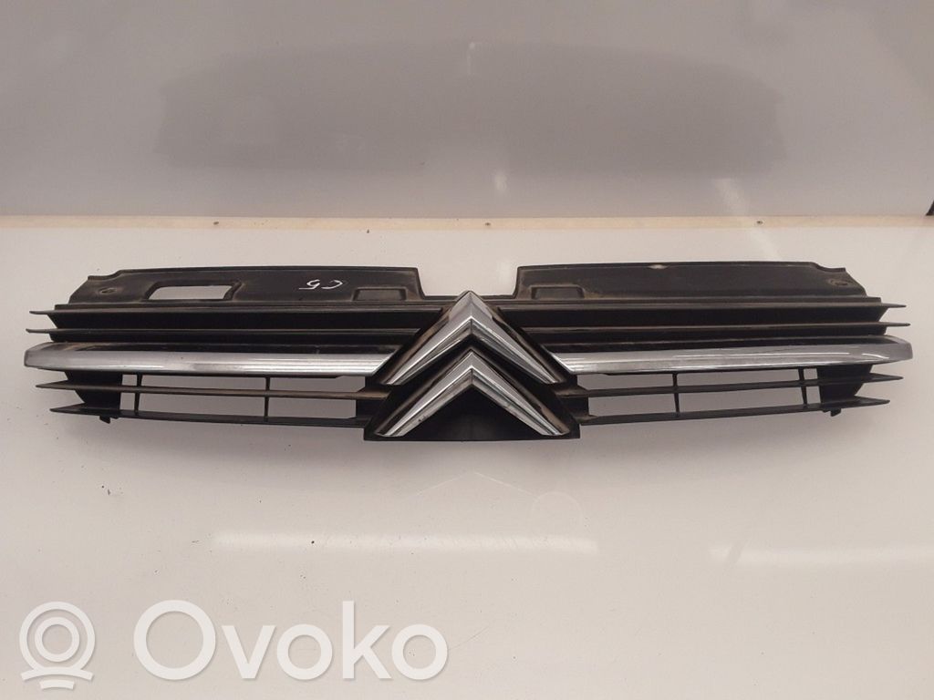 Citroen C5 Grotelės viršutinės 