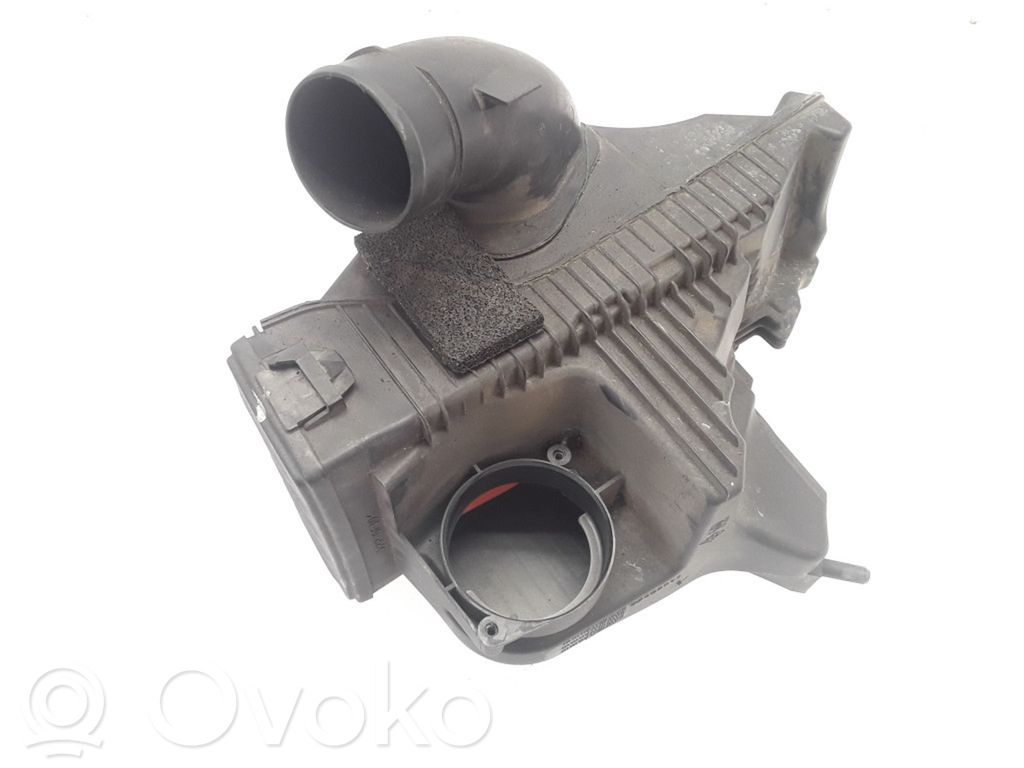 Renault Clio III Air filter box 