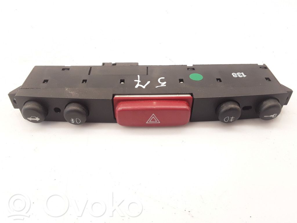 Alfa Romeo GT Hazard light switch 