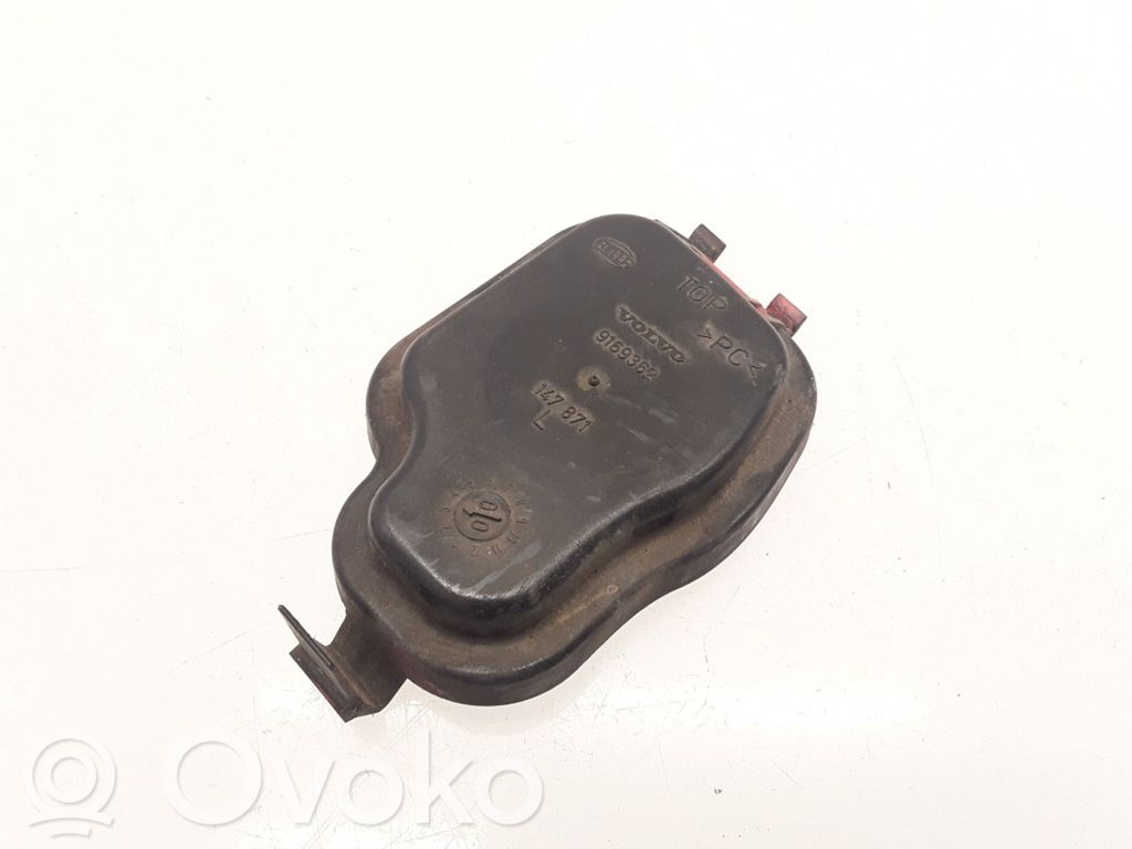 Volvo S70  V70  V70 XC Headlight/headlamp dust cover 