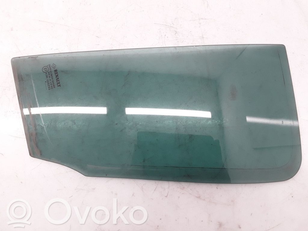 Renault Clio III Rear vent window glass 
