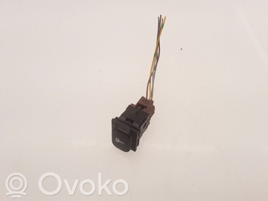 Peugeot 607 Central locking switch button 