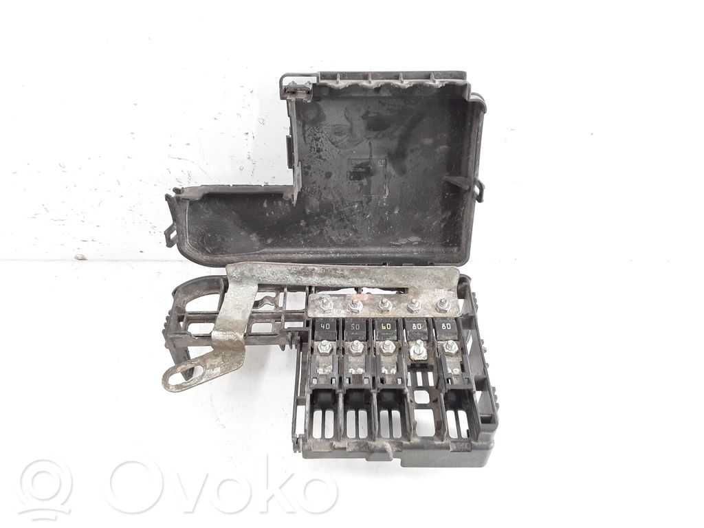 Opel Corsa D Juego de caja de fusibles 